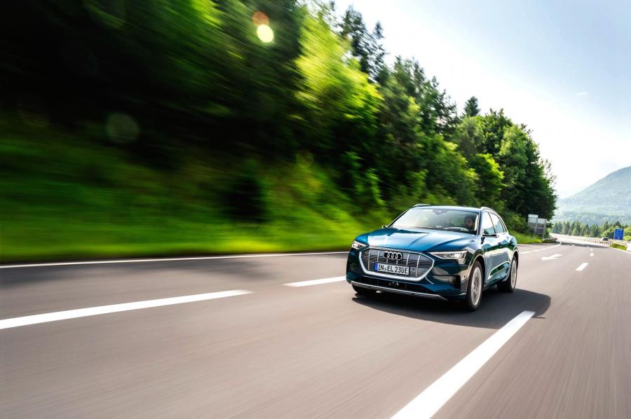  Audi e-tron 55 Quattro 2019 года  (WW) (фото 368 из 452)